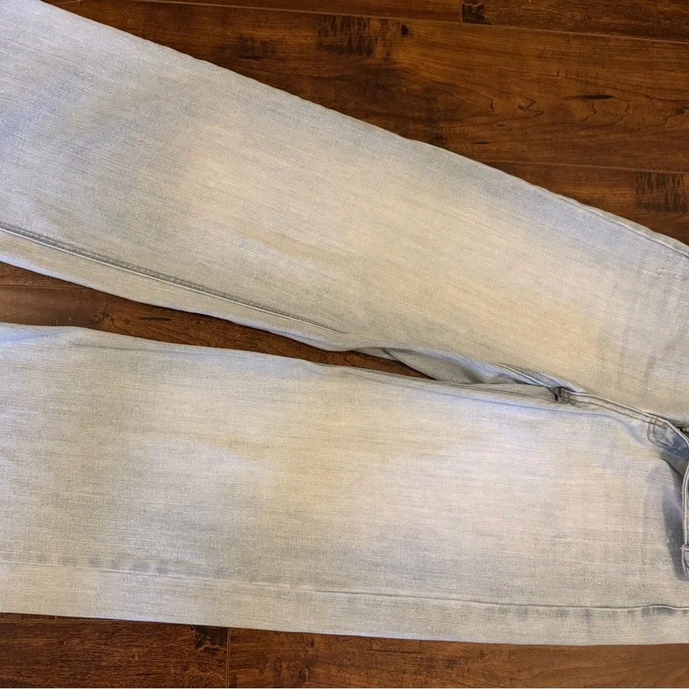 Carly Jean Los Angeles (CJLA) Light Wash Holland Wide-Leg Jeans in size 5 - Picture 4 of 5